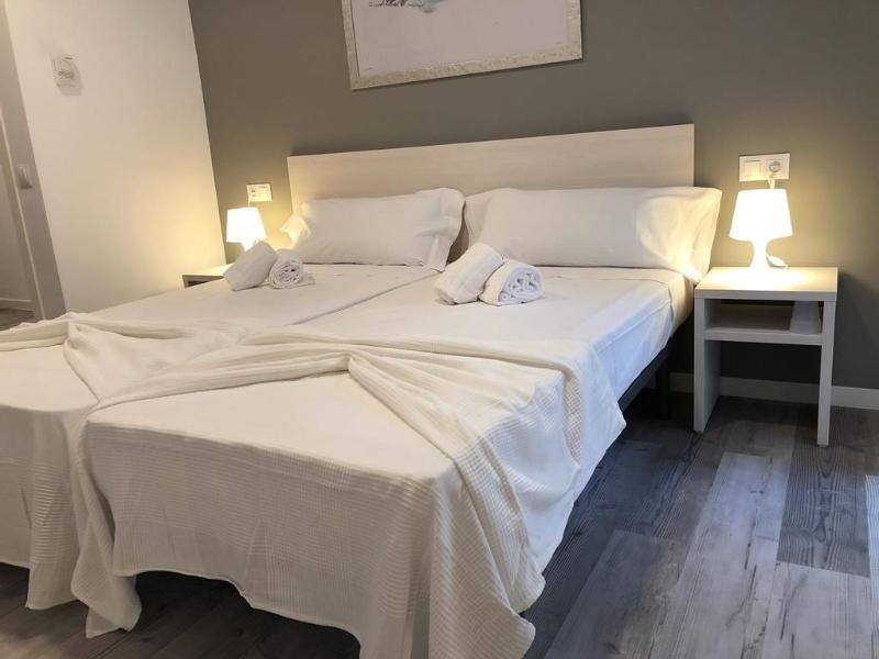 Blu Hostal Diana Port de Alcudia  Exteriör bild